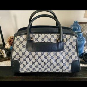 Gucci EUC AUTHENTIC BOSTON BAG.